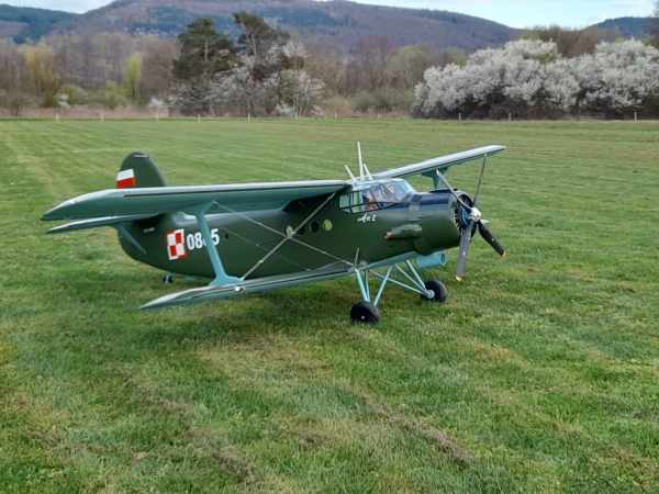 Antonov AN2 "Colt" Doppeldecker 3160 mm Spw. - Scale Fahrwerk